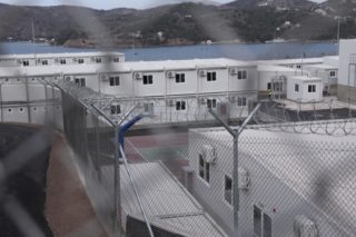 Ξεκινούν με διώξεις οι δομές σε Χίο και Λέσβο