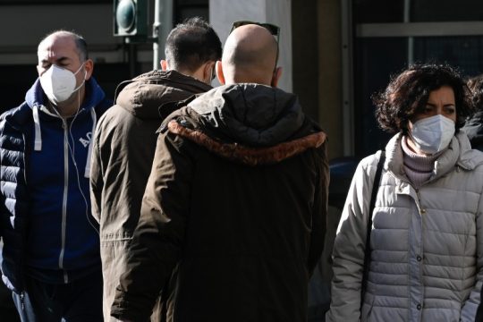 Αρνητική η επιτροπή σε περαιτέρω χαλάρωση των μέτρων