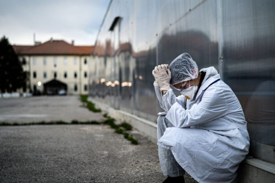 Μετρώντας τις απώλειες από την επέλαση του κορονοϊού