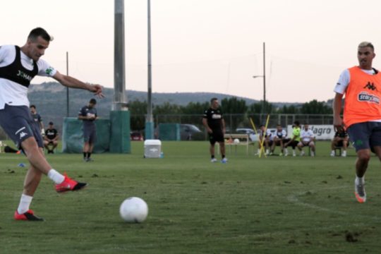 «Ντου» στο Κορωπί και συλλήψεις