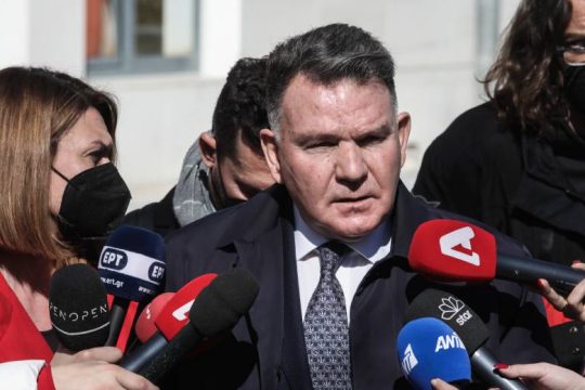 Ομοφοβία και ψέματα με το «καλημέρα»