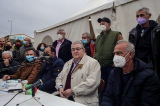 Στα αγροτικά μπλόκα οι πολιτικοί αρχηγοί