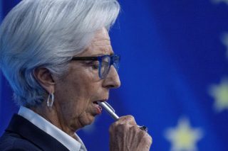 «Και ακριβότερα και λιγότερα δάνεια στους μικρομεσαίους»