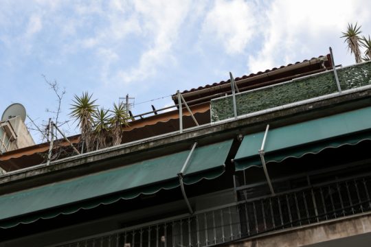 Κυψέλη: Σκότωσαν τον γιο της και τον έκρυβαν πέντε χρόνια στη βεράντα