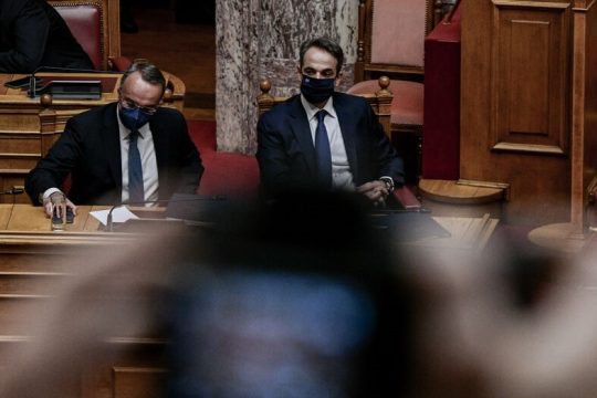 Τρικυμία στο Μαξίμου