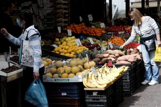 Για επισιτιστική κρίση τον Μάρτιο προειδοποιούν οι παραγωγοί λαϊκών αγορών