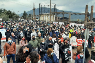 ΛΑΡΚΟ οι εργαζόμενοι, οι απρόθυμοι μνηστήρες και ο εκβιασμός της πτώχευσης