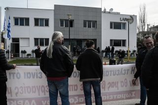 ΛΑΡΚΟ: κάθε μέρα στο πόδι οι εργαζόμενοι