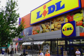Απέσυρε τη μήνυση στην 70χρονη η Lidl μετά την κατακραυγή