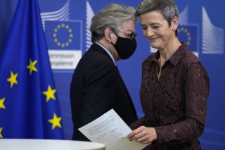 Η Ε.Ε. στον «πόλεμο» των μικροτσίπ
