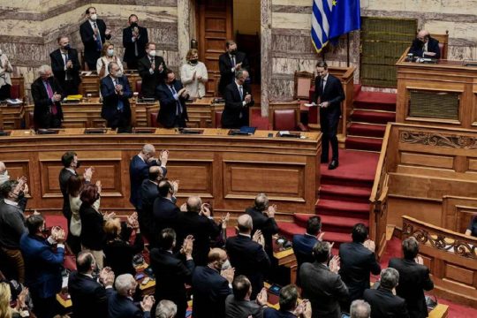 Οι αιρετικές φωνές και η σιωπή νεκροταφείου