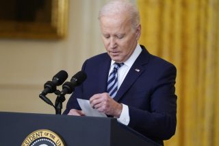 Η διαχείριση διεθνών κρίσεων στοιχειώνει τον Μπάιντεν