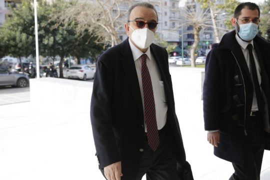 Απολογία Παππά στην ανακρίτρια για τις τηλεοπτικές άδειες