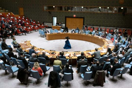 Καταδίκη από τον ΟΗΕ για τις ρωσικές κινήσεις – Για ουκρανική επιθετικότητα μιλά η Μόσχα