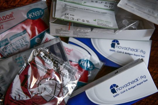Πώς η Όμικρον άλλαξε το παιχνίδι για ανοσία αγέλης και εμβολιασμό