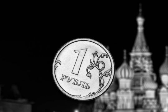 «Ματώνει» το ρούβλι μετά τις κυρώσεις από τη Δύση