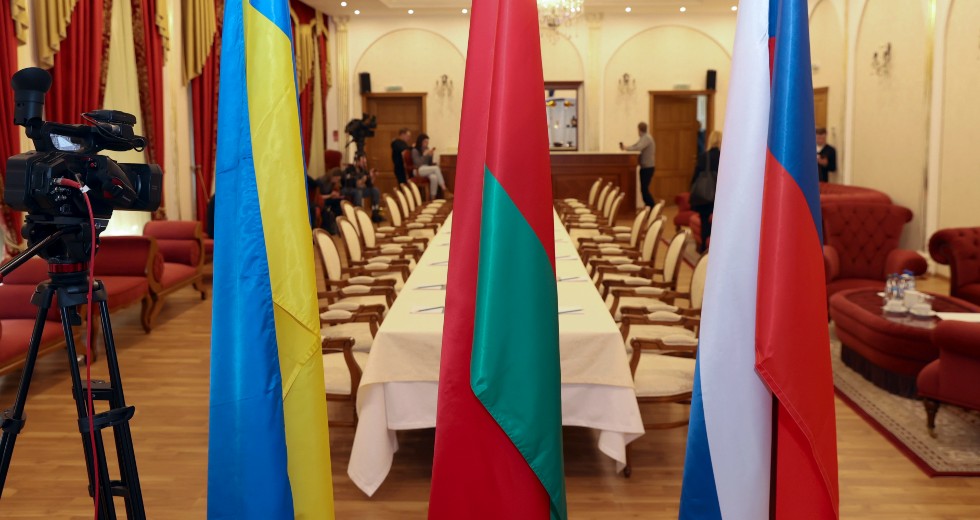 Συμφωνία για β’ γύρο διαπραγματεύσεων, ενώ οι μάχες συνεχίζονται