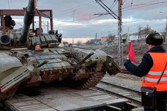 Στρατιωτικές μονάδες της Ρωσίας επιστρέφουν στη βάση τους [Βίντεο]
