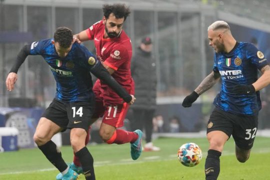 «Με το ένα πόδι» στους «8» η Λίβερπουλ, στη ρεβάνς Σάλτσμπουργκ και Μπάγερν