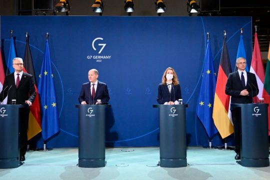 Κουβέντα -ξανά- από τον Σολτς για τον Nord Stream 2