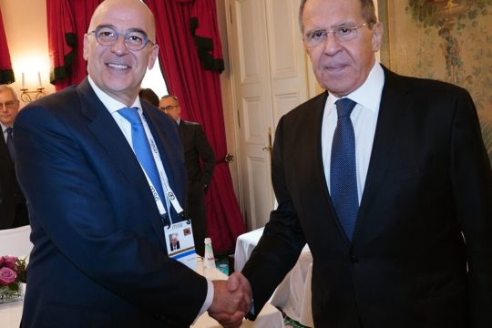 Συνάντηση Δένδια-Λαβρόφ στη Μόσχα