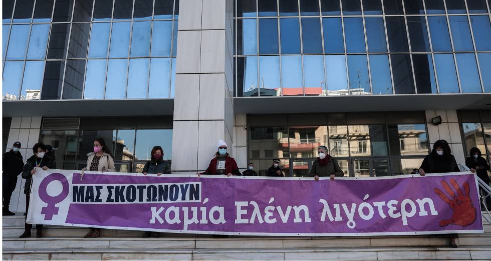 Ξέσπασε η μητέρα της Τοπαλούδη στη δίκη: «Από το Θεό να το βρείτε αλήτες»