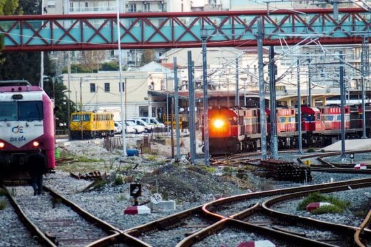 Σκανδαλώδεις εξαιρέσεις, μυστικές συμβάσεις και επενδύσεις