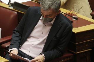 Αναταράξεις για  τον Τσακαλώτο