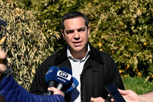 Τσίπρας: Έγνοια τους η διασπάθιση του δημόσιου πλούτου και όχι η ενίσχυση αγροτών και καταναλωτών