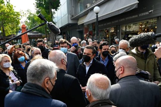 Αλ. Τσίπρας: Με 12 δισ. σε απευθείας αναθέσεις και εξοπλιστικά, δεν υπάρχει περιθώριο στήριξης πολιτών