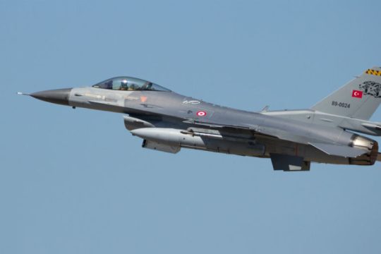 Κύπρος: Στα κατεχόμενα έξι τουρκικά F16 λίγο πριν την επίσκεψη Μακρόν και Μητσοτάκη