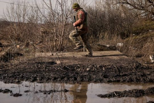 «Έτοιμος για πόλεμο ο Πούτιν» – Νύχτα συγκρούσεων στο Ντονμπάς