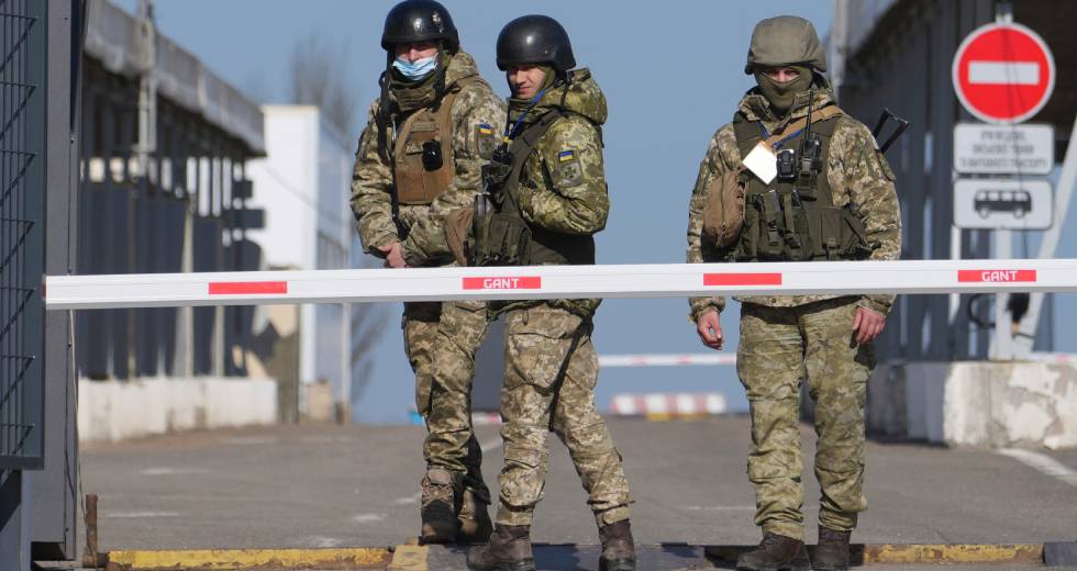 Μπαράζ κυρώσεων κατά της Ρωσίας από τη Δύση – Όλα ανοιχτά για το Ντονμπάς