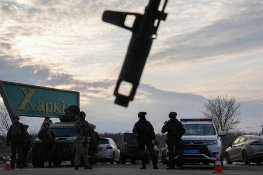 Επικίνδυνοι «σπινθήρες» και στο βάθος… συνάντηση Μπλίνκεν – Λαβρόφ