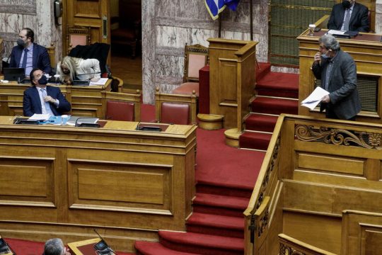 Από τη Βουλή στα δικαστήρια