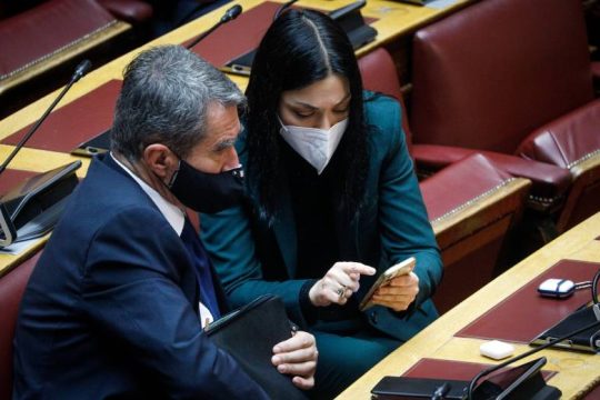 «Πάσα» στη Ν.Δ. το «παρών» του ΚΙΝ.ΑΛΛ. στην ένσταση αντισυνταγματικότητας
