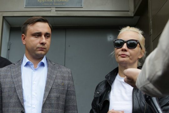 Η σύζυγος του Ναβάλνι καταγγέλλει την «εξ αποστάσεως» δίκη του για νέο κατηγορητήριο