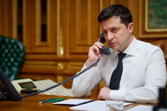 «Η Δύση μάς άφησε μόνους» λέει ο  Ζελένσκι