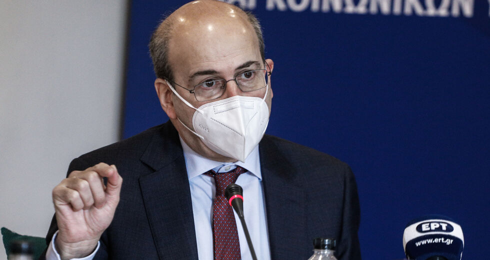 «Ψαλίδι» σε ανέργους και επιδόματα