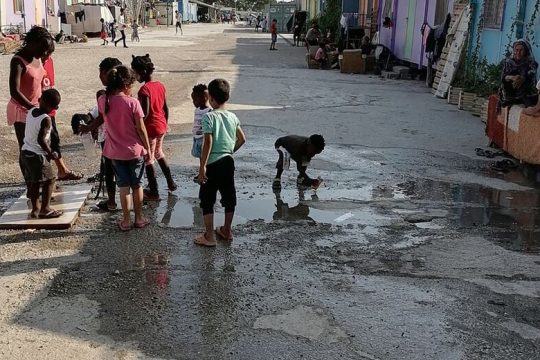 Ανησυχία για το κλείσιμο της δομής του Ελαιώνα εκφράζουν 30 ΜΚΟ