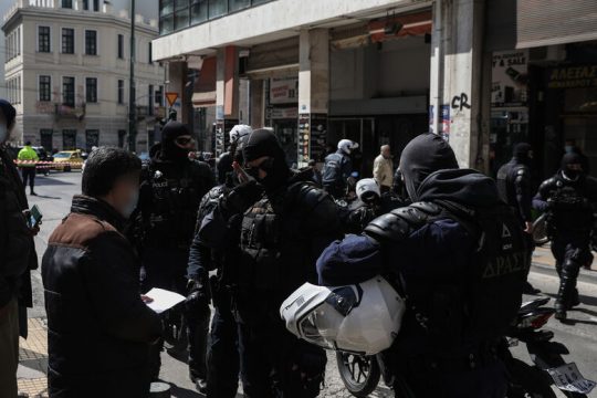 Φιάσκο, η τυφλή επιχείρηση-σκούπα