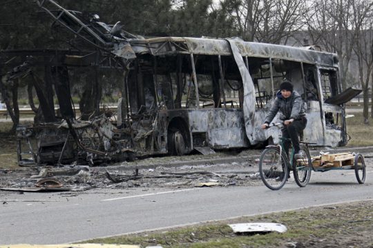 Ασφυκτικός κλοιός στο Ντονμπάς