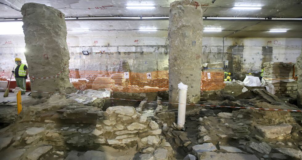 Τεμαχίζουν, ξηλώνουν, συνεχίζουν ακάθεκτοι