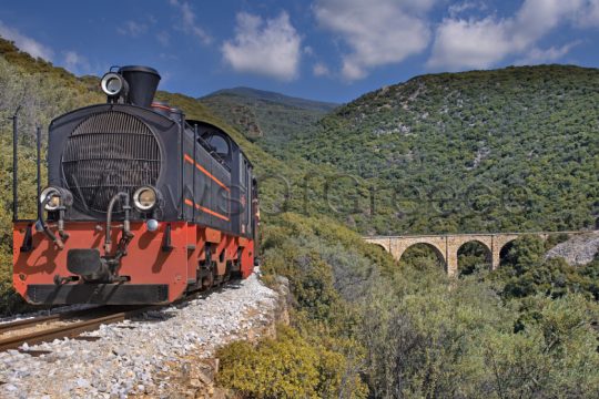 Μαγικές διαδρομές με τρένο