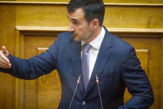 Σύγκρουση για τα «ψίχουλα»