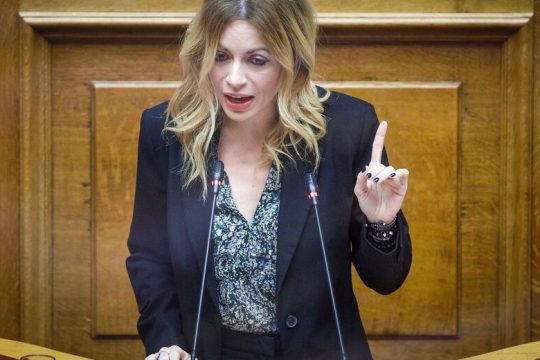 Ανεξαρτητοποιήθηκε η βουλεύτρια του ΜέΡΑ25 Αγγελική Αδαμοπούλου