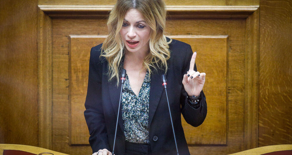 Ανεξαρτητοποιήθηκε η βουλεύτρια του ΜέΡΑ25 Αγγελική Αδαμοπούλου