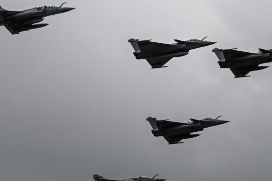 Στήνουν… γαλλικό πολεμικό σόου για την 25η Μαρτίου
