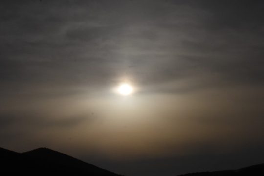 Πενθήμερο με αφρικανική σκόνη και λασποβροχές φέρνουν οι νοτιάδες