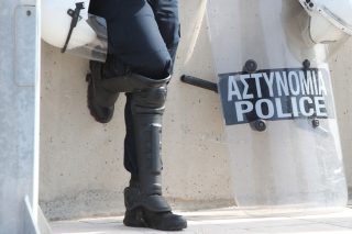 Ρετουσάρουν το προσωπείο της ΕΛ.ΑΣ. απέναντι στους ΛΟΑΤΚΙ